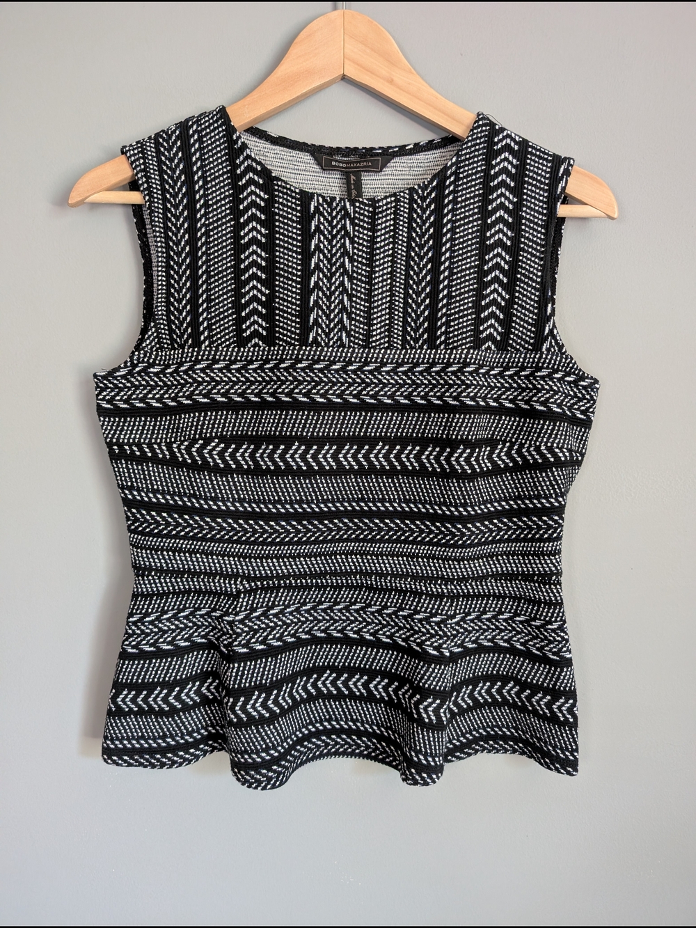 BCBGMaxAzria Black and White Patterned Sleeveless Peplum Tank